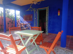 Casa das Sireias com jardim estacionamento e cozinha so 5 minutos a pe do centro